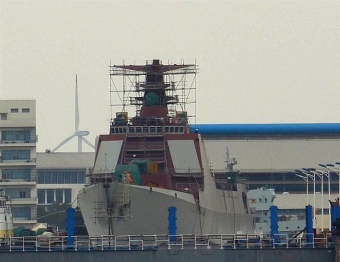 Tàu khu trục Type 052D đang được Trung Quốc chế tạo